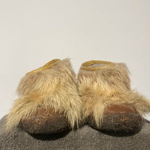 Vintage womens Blondo leather short Yeti goat fur boot rubber sole size 9